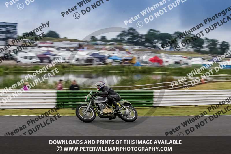 Vintage motorcycle club;eventdigitalimages;mallory park;mallory park trackday photographs;no limits trackdays;peter wileman photography;trackday digital images;trackday photos;vmcc festival 1000 bikes photographs